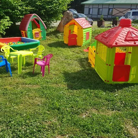 ベッド・アンド・ブレックファスト Bialy Potok ジェレニエツ